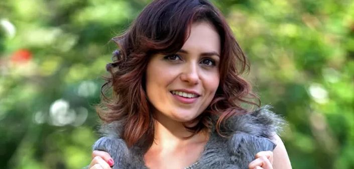 Scarlett Máximo (Monica Iozzi) – Personagens de Alto Astral