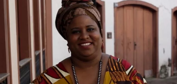 Débora (Luciana Malcher) – Personagens de “Espelho da Vida”