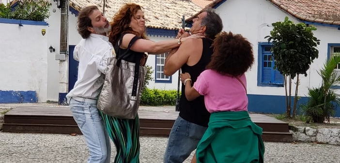 Verão 90: Lidiane arma barraco com Herculano e Manu perde papel no filme