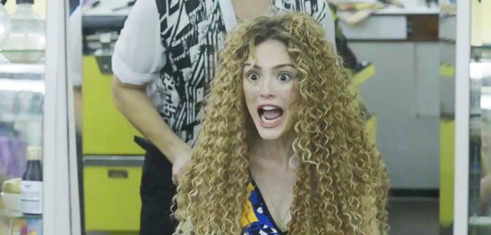 Verão 90: Manuzita fica chocada com novo penteado proposto por Lidiane