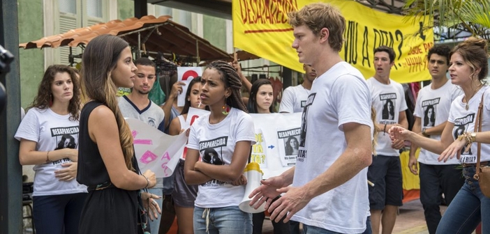 Leila é expulsa de manifestação (Divulgação / Globo)