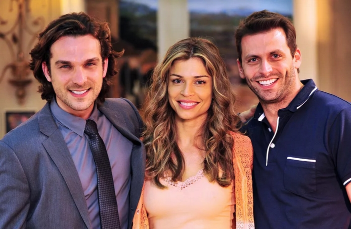 Audiências 30/01: Flor do Caribe bate recorde negativo contra Libertadores Alberto, Ester e Cassiano em Flor do Caribe (Divulgação / Globo)