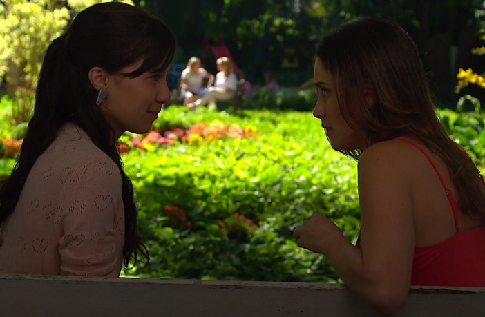 Manu e Ana em A Vida da Gente (Divulgação / Globo)