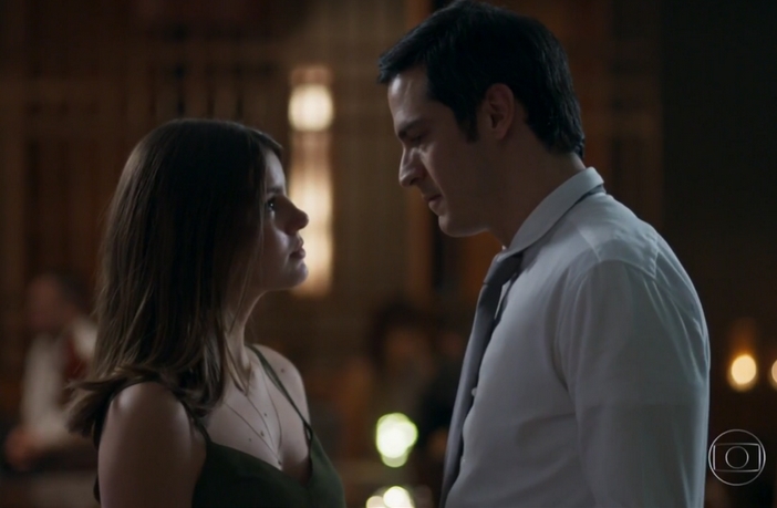 Pega Pega: Luíza e Eric voltam a namorar, mas decidem manter relação em segredo Luíza e Eric em Pega Pega (Reprodução / Globo)