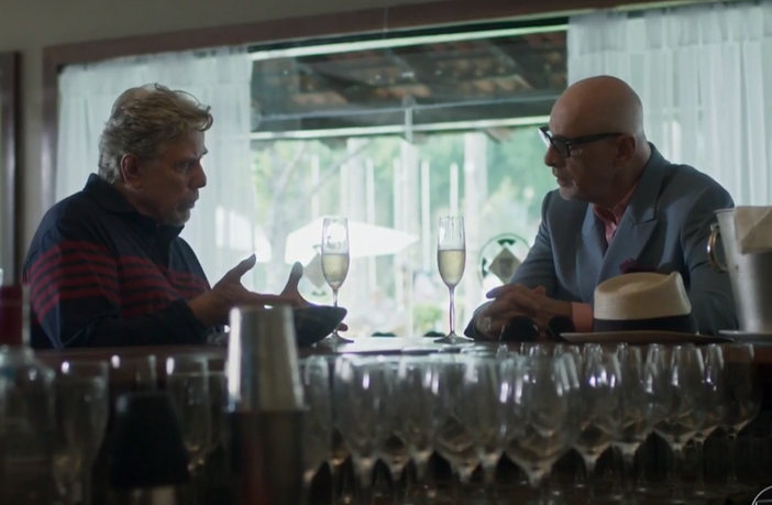 Athaíde e Pedrinho reatam a amizade em Pega Pega Athaíde e Pedrinho em Pega Pega (Reprodução / Globo)