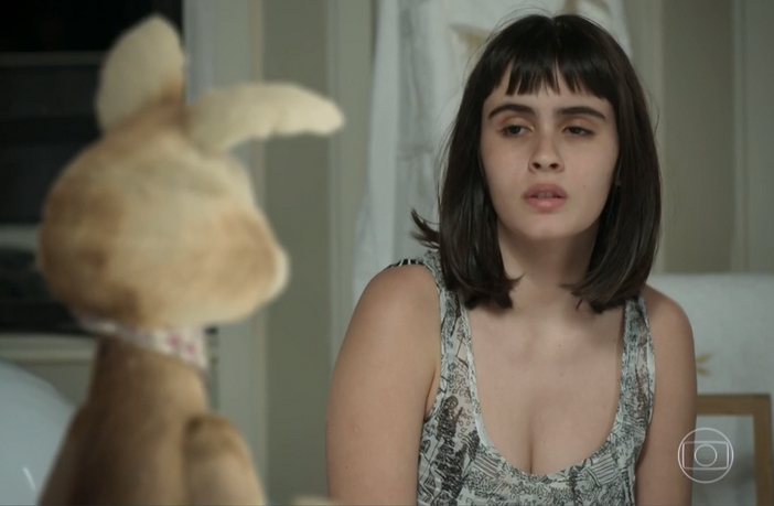 Pega Pega: Bebeth escuta Sabine dizendo que ela é culpada pela morte da mãe Flor e Bebeth em Pega Pega (Reprodução / Globo)