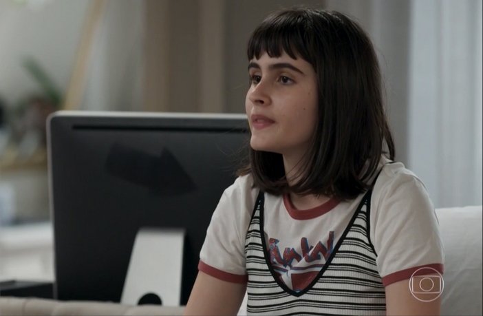 Pega Pega: Medicada, Bebeth não reconhece Flor e fica confusa Bebeth em Pega Pega (Reprodução / Globo)