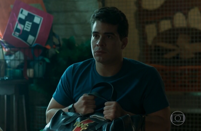 Pega Pega: Evandro descobre que Júlio roubou o Carioca Palace Júlio em Pega Pega (Reprodução / Globo)