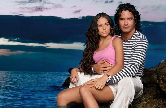 Audiências 02/06: Novelas do SBT garantem maior Ibope para uma quinta-feira Estrela e Vitor Manuel em Mar de Amor (Divulgação / SBT)