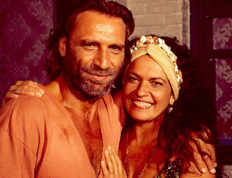 Ramiro e Serena em Tropicaliente (Divulgação / Globo)